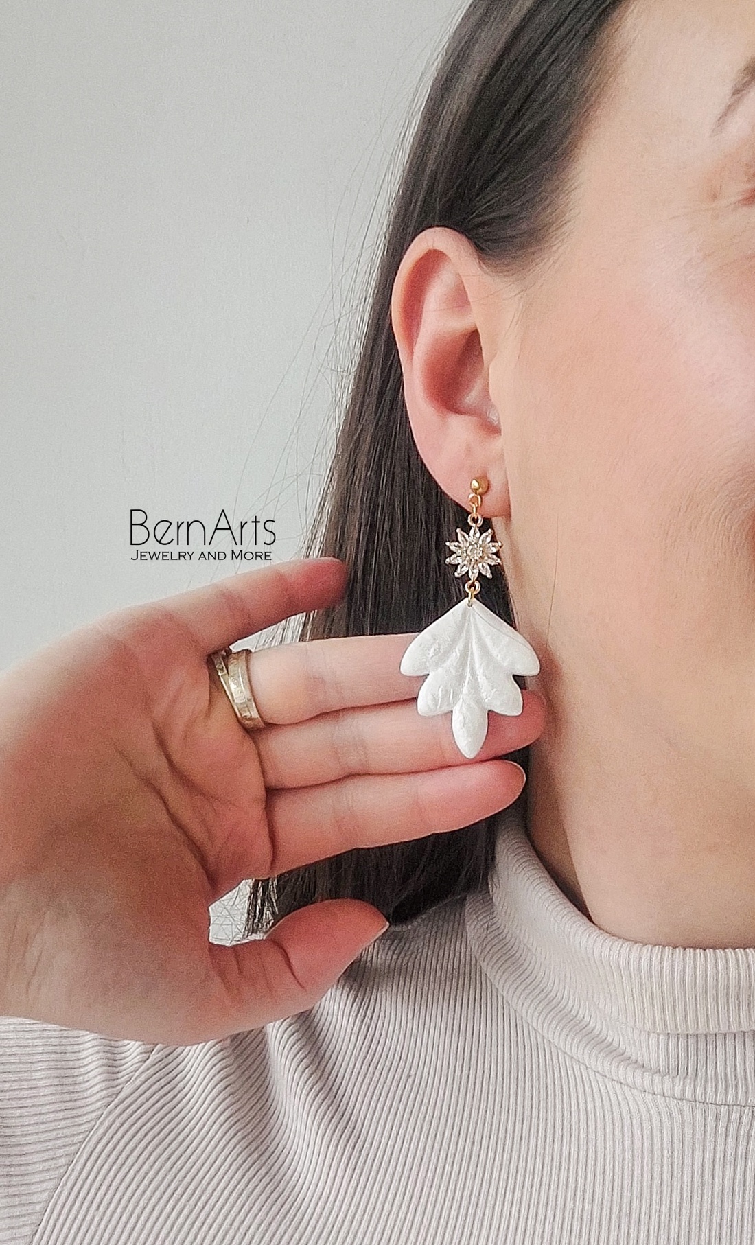 Cercei Mireasă Alb-Auriu Eleganti Deosebiti Handmade - accesorii nuntă - bijuterii mireasă - cercei mireasă - Artynos.ro