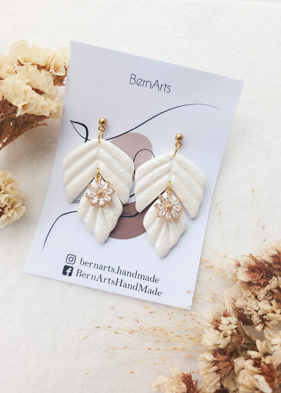 Cercei Mireasă Statement Alb-Auriu Eleganti Deosebiti Handmade 01 - accesorii nuntă - bijuterii mireasă - cercei mireasă - Artynos.ro