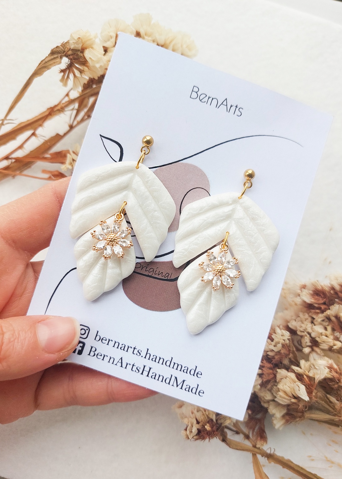 Cercei Mireasă Statement Alb-Auriu Eleganti Deosebiti Handmade 01 - accesorii nuntă - bijuterii mireasă - cercei mireasă - Artynos.ro