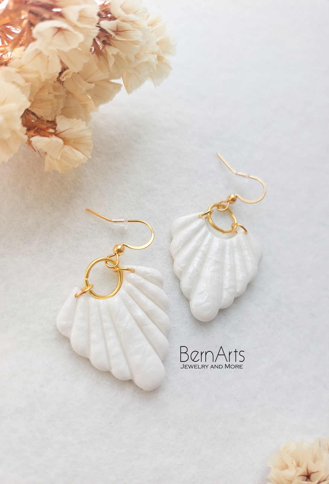 Cercei Mireasa Alb  Statement Minimal Boho cu Efect - accesorii nuntă - bijuterii mireasă - cercei mireasă - Artynos.ro