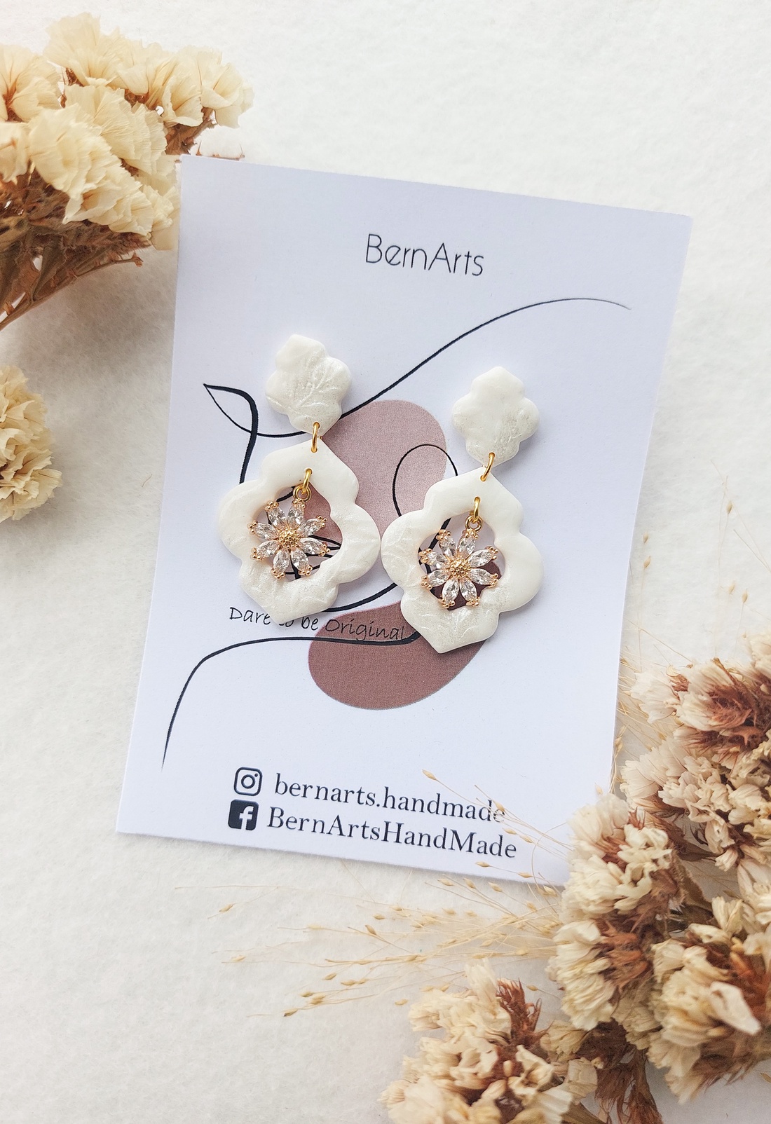 Cercei Mireasă Alb-Auriu Eleganti Deosebiti 01 - accesorii nuntă - bijuterii mireasă - cercei mireasă - Artynos.ro