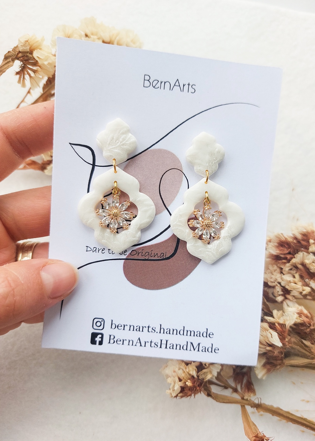 Cercei Mireasă Alb-Auriu Eleganti Deosebiti 01 - accesorii nuntă - bijuterii mireasă - cercei mireasă - Artynos.ro