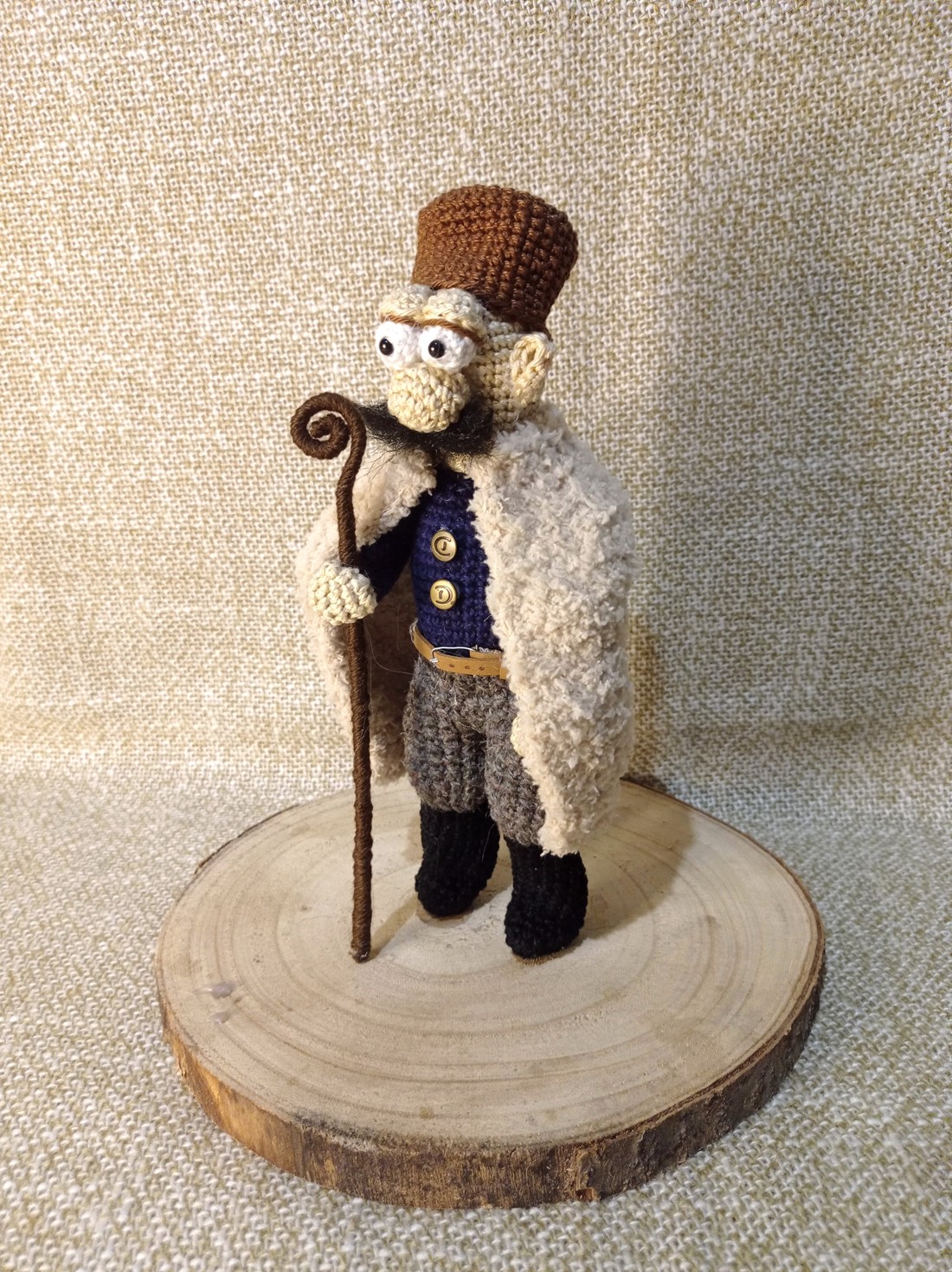 Figurină ciobănesc croșetat - jucării și echipamente pentru copii - plușuri - personaje de basm din pluș - Artynos.ro