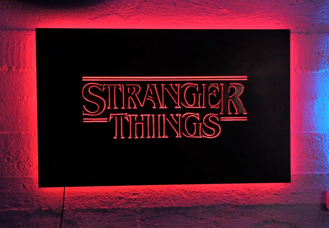 Stranger Things pictură murală iluminată - - Artynos.ro Stranger Things pictură murală iluminată - - Artynos.ro