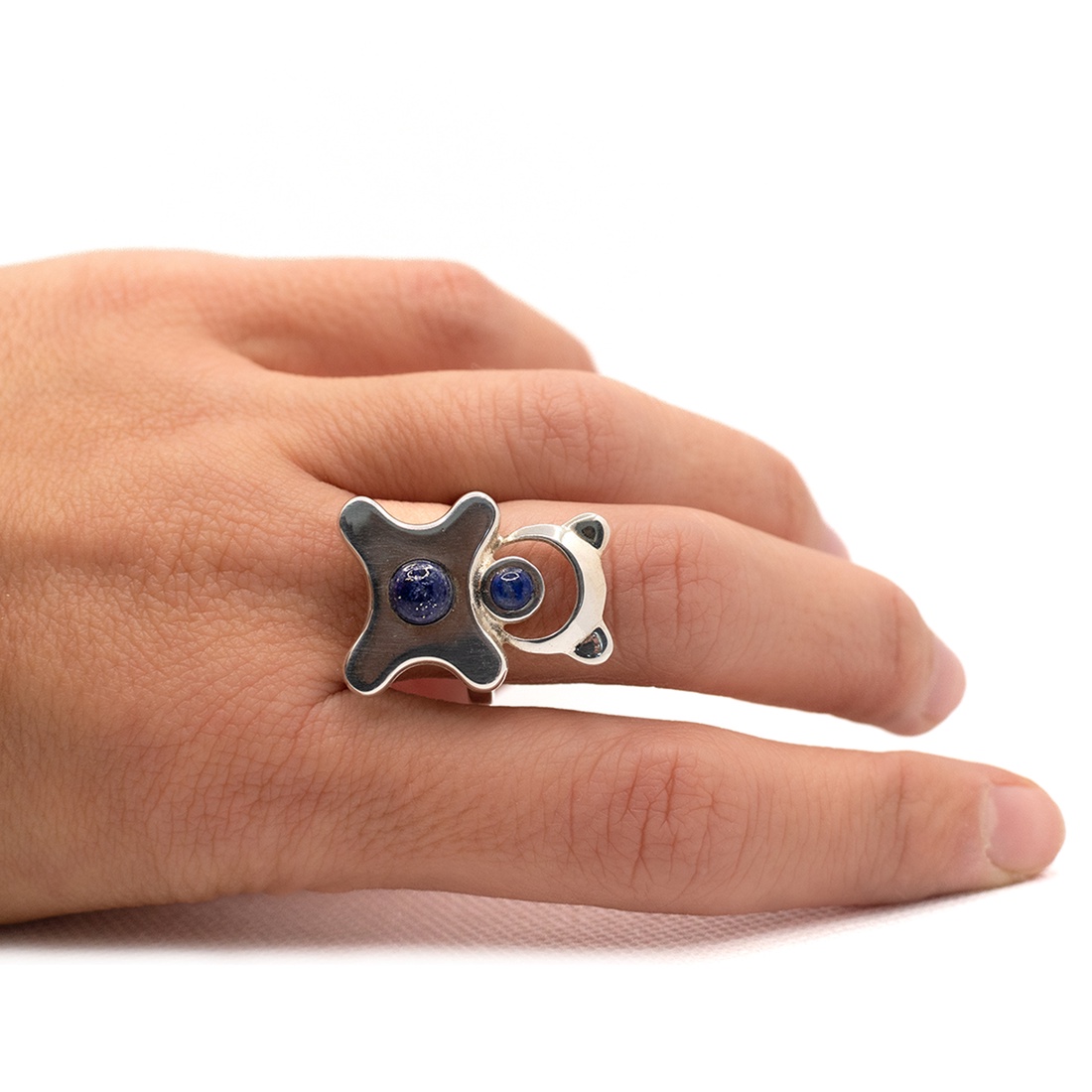 Handcrafted silver ring for adults in the shape of an animal, adorned with lapis lazuli - accessorii și unelte - mărgea, componente de bijuterii - alte piese - Artynos.ro Handcrafted silver ring for adults in the shape of an animal, adorned with lapis lazuli - accessorii și unelte - mărgea, componente de bijuterii - alte piese - Artynos.ro