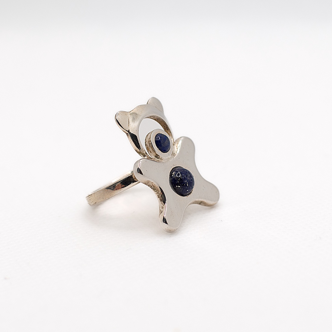 Handcrafted silver ring for adults in the shape of an animal, adorned with lapis lazuli - accessorii și unelte - mărgea, componente de bijuterii - alte piese - Artynos.ro Handcrafted silver ring for adults in the shape of an animal, adorned with lapis lazuli - accessorii și unelte - mărgea, componente de bijuterii - alte piese - Artynos.ro