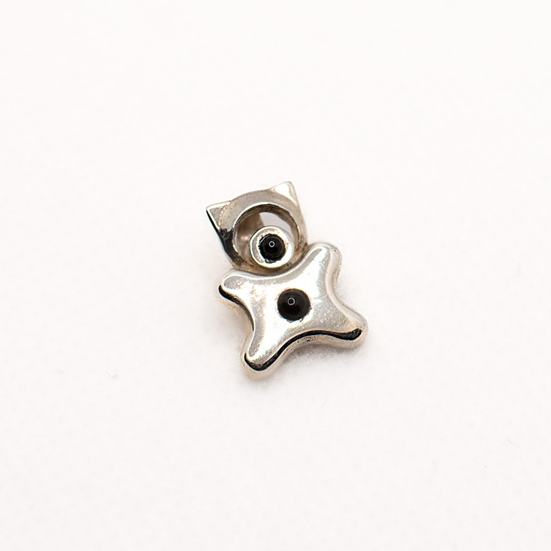 Animal-shaped, handmade silver pendant with onyx stone for children - accessorii și unelte - accesorii decorative - figurine - Artynos.ro