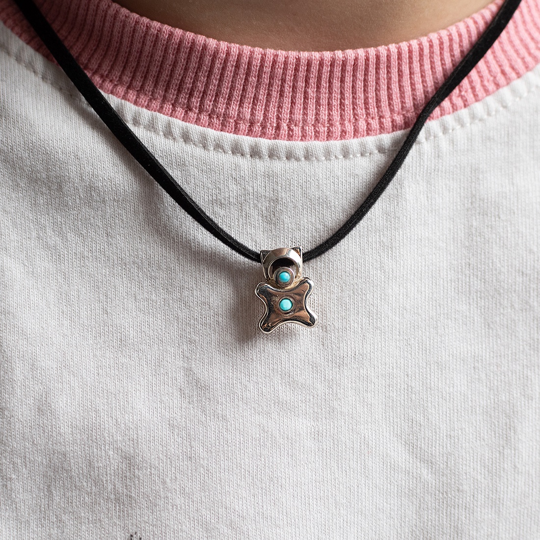 Animal-shaped, handmade silver pendant with turquoise stone for children - accessorii și unelte - accesorii decorative - figurine - Artynos.ro