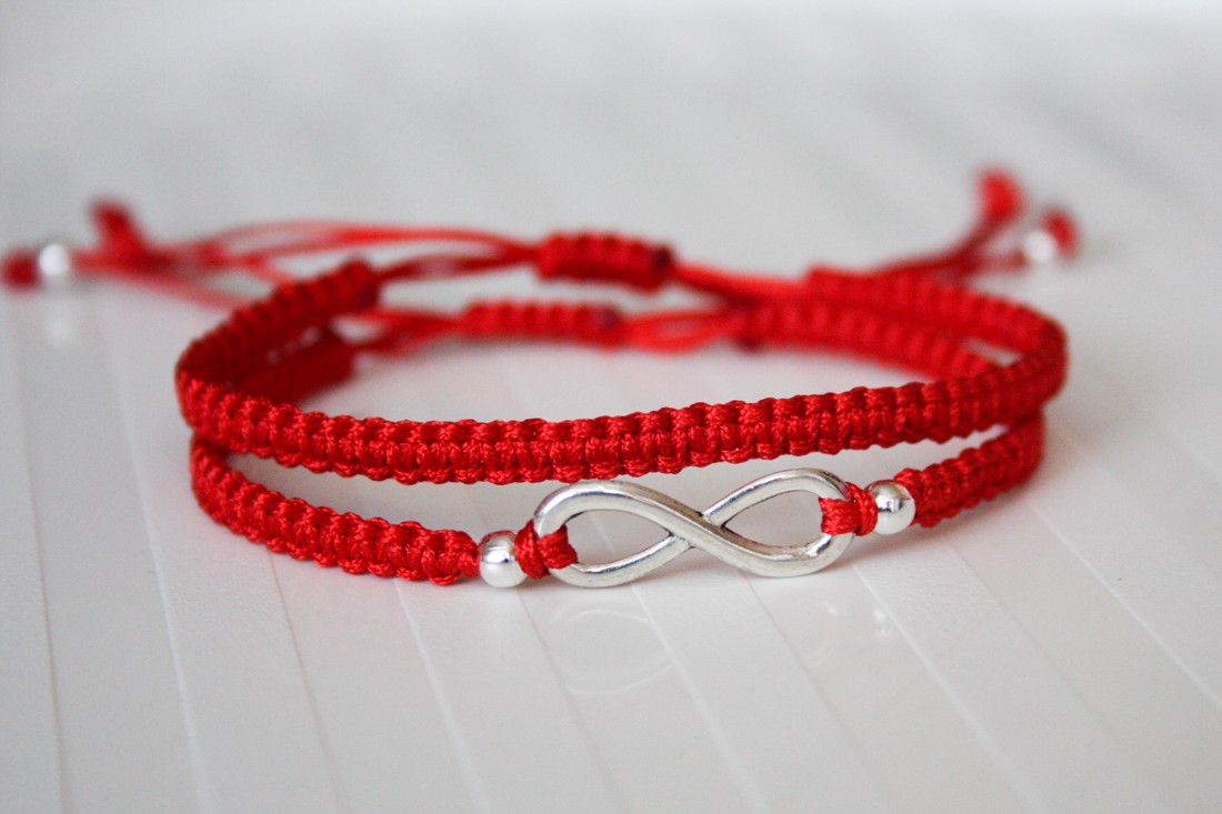 Brățară de protecție - Brățară macrame roșie -  - Artynos.ro
