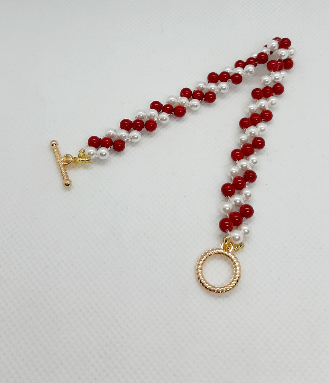 Bratara - martisor din perle sticla - bijuterii - mărțișor - Artynos.ro Bratara - martisor din perle sticla - bijuterii - mărțișor - Artynos.ro