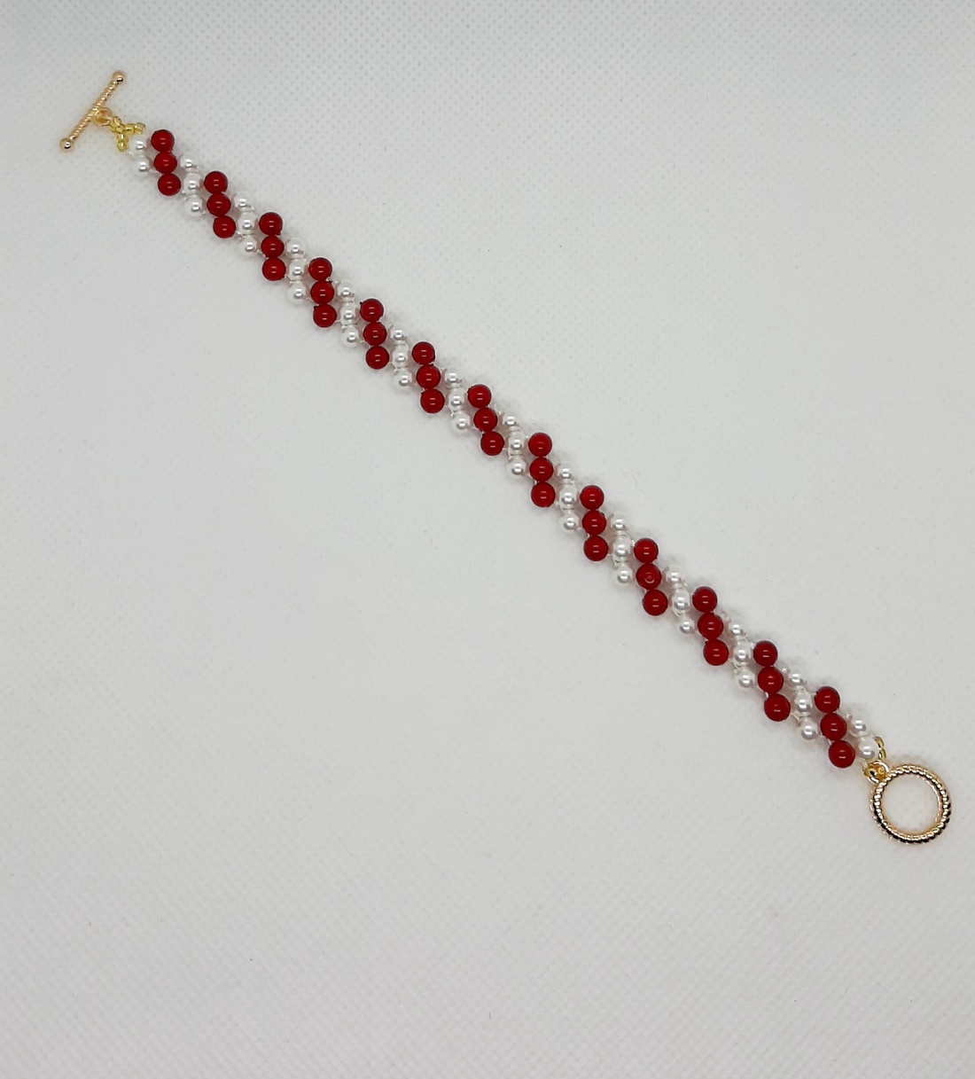 Bratara - martisor din perle sticla - bijuterii - mărțișor - Artynos.ro Bratara - martisor din perle sticla - bijuterii - mărțișor - Artynos.ro