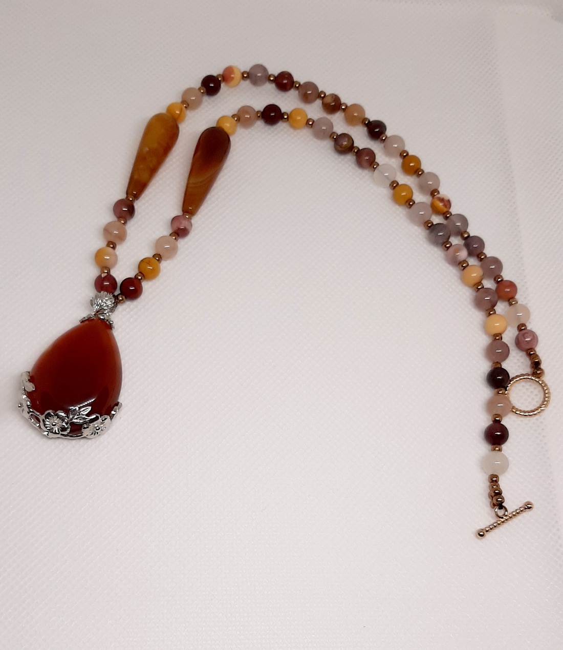 Colier handmade din agate maron roscat  - bijuterii - coliere - coliere din mărgele - Artynos.ro