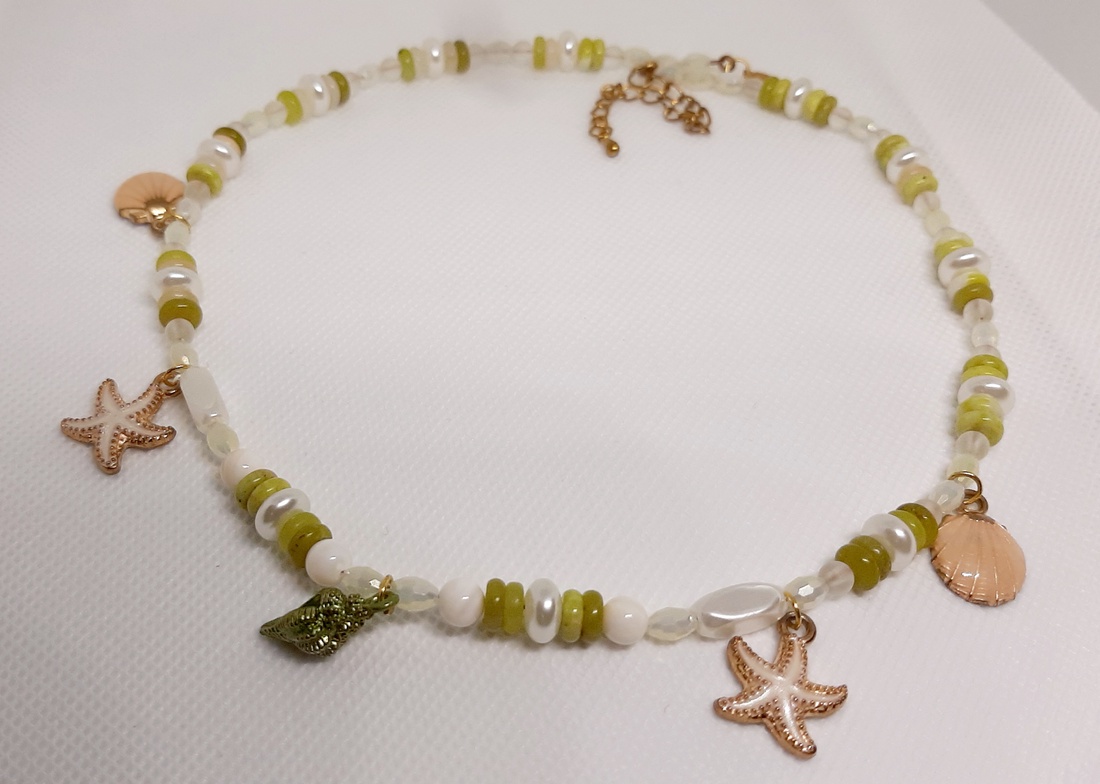 Colier handmade cu discuri verde jad si pandantive ocean fish - bijuterii - coliere - coliere din mărgele - Artynos.ro