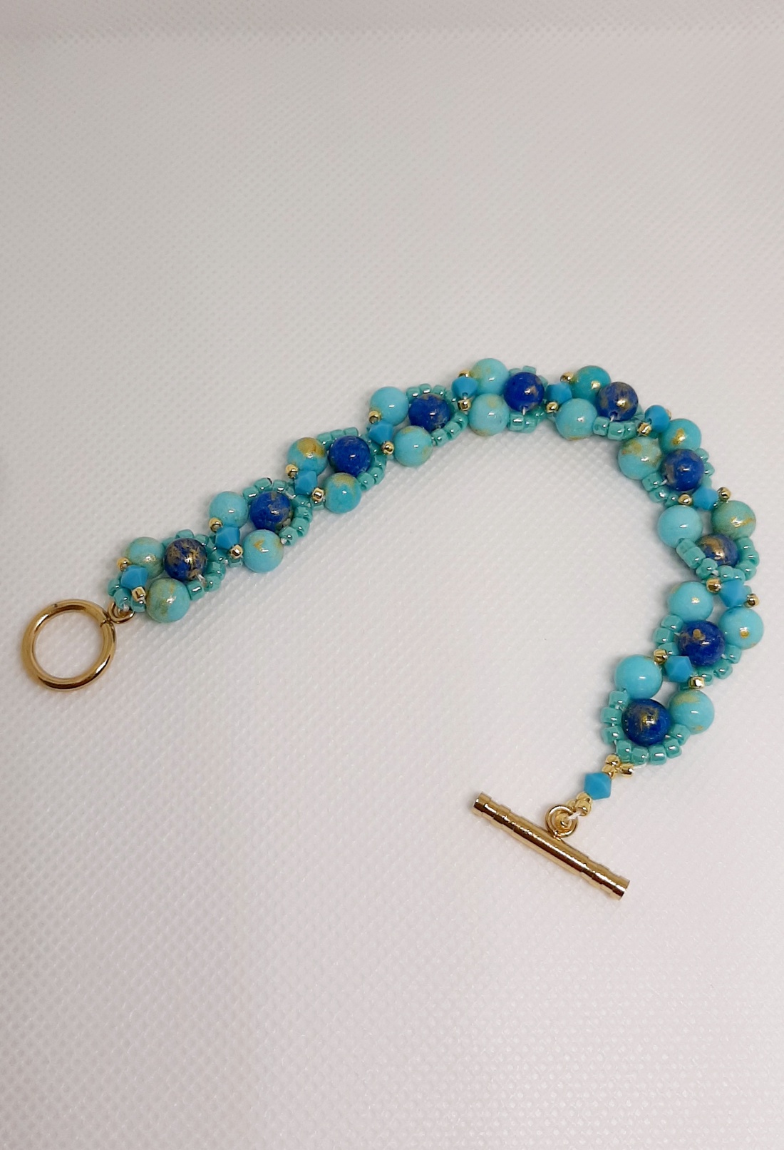 Bratara albastra din pietre crazy agat bleu si albastre si margele sticla turquoise  - bijuterii - brățări - brățări din mărgele - Artynos.ro