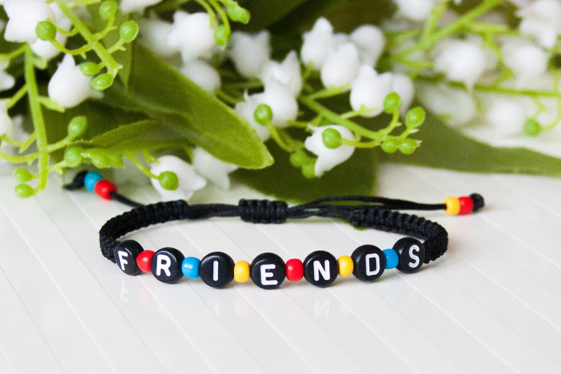 Brățară macramé împletită - Friends - Good Friends -  - Artynos.ro
