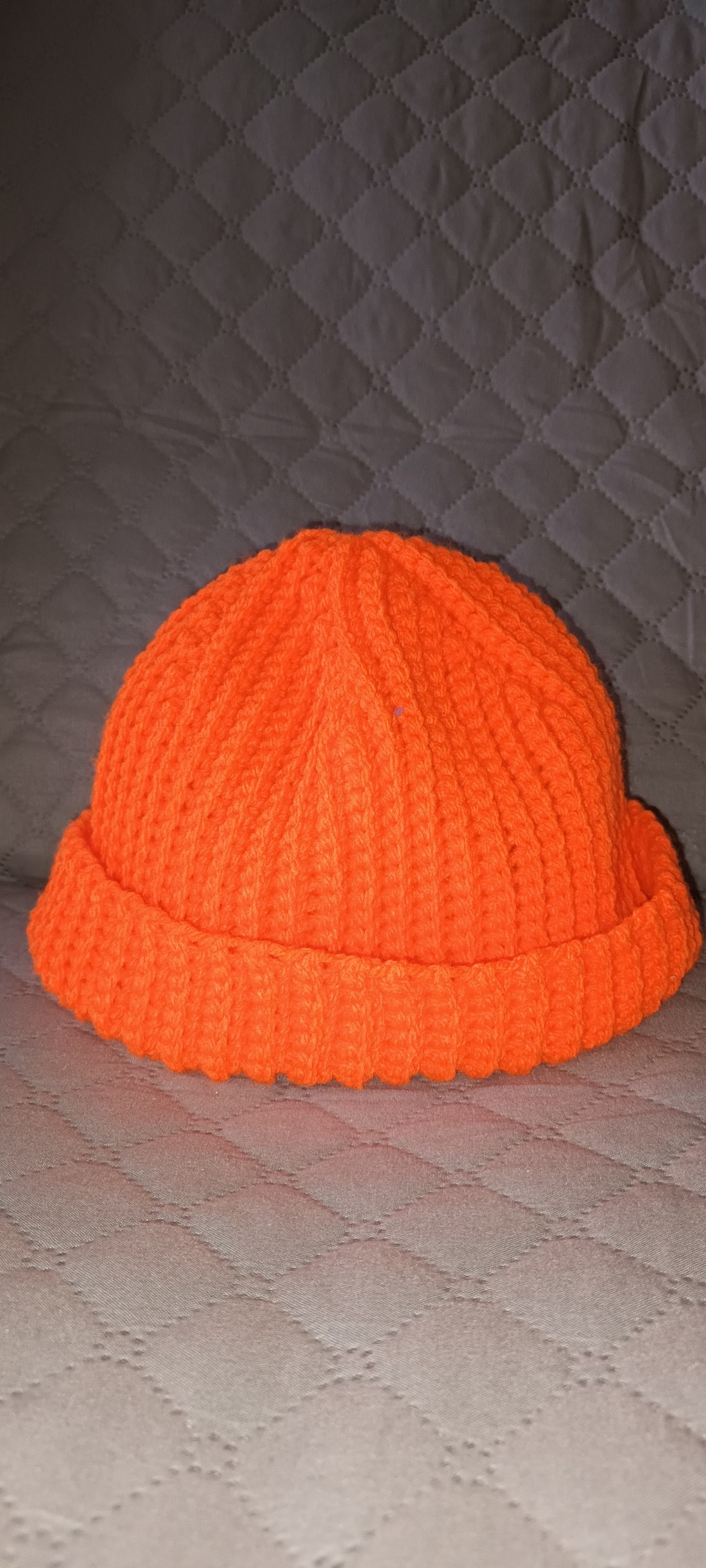 Pălărie bărbătească cu nervuri, croită scurt, realizată la croșetat - îmbrăcăminte și modă - eșarfe, pălării, fularuri - căciulă - Artynos.ro