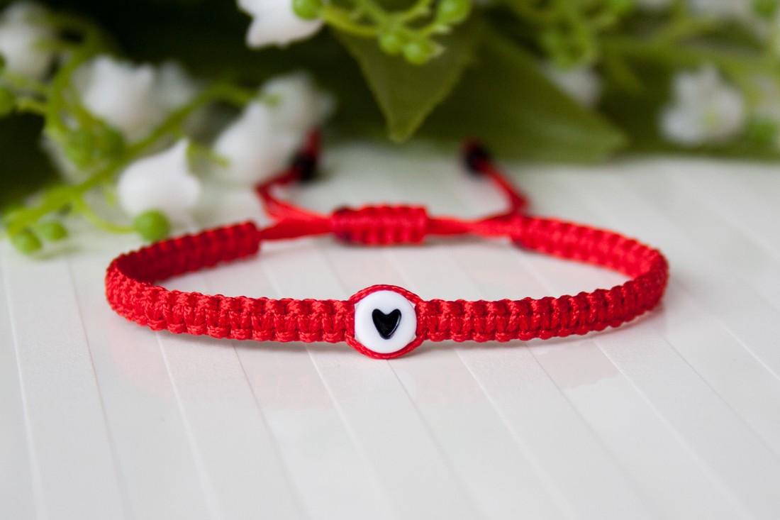 Brățară macramé împletită - Hearts red -  - Artynos.ro