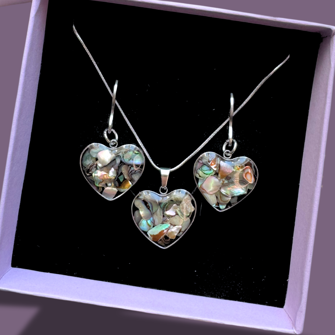 Set cercei si colier din otel inoxidabil argintiu cu inimi - scoica abalone - bijuterii - coliere - coliere cu pandantive - Artynos.ro Set cercei si colier din otel inoxidabil argintiu cu inimi - scoica abalone - bijuterii - coliere - coliere cu pandantive - Artynos.ro
