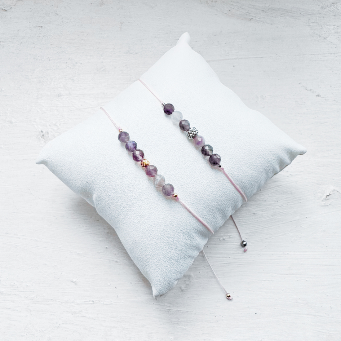 Bratara minimalista din ametist - protectie si liniste - bijuterii - brățări - brățară cu mărgele - Artynos.ro Bratara minimalista din ametist - protectie si liniste - bijuterii - brățări - brățară cu mărgele - Artynos.ro