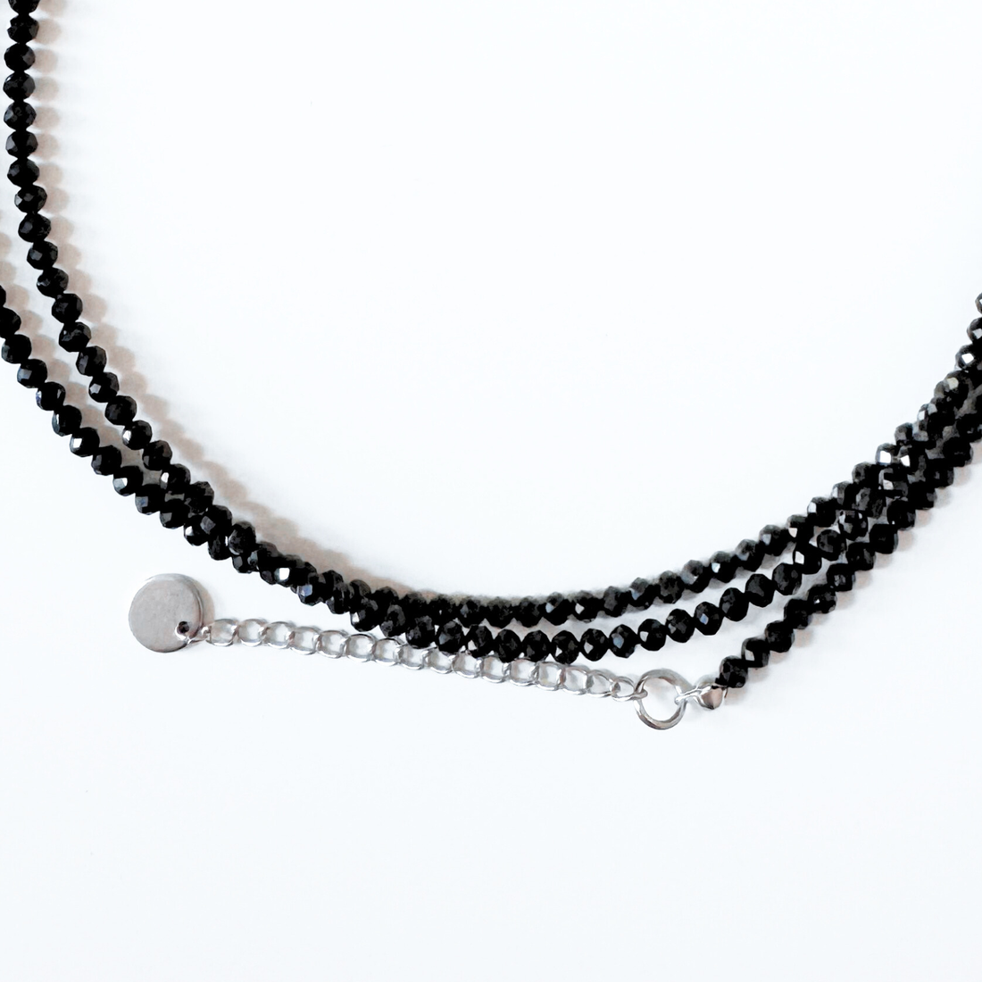 Colier / choker triplu multisir la baza gatului din turmalina neagra - bijuterii - coliere - coliere cu multiple șiruri - Artynos.ro Colier / choker triplu multisir la baza gatului din turmalina neagra - bijuterii - coliere - coliere cu multiple șiruri - Artynos.ro