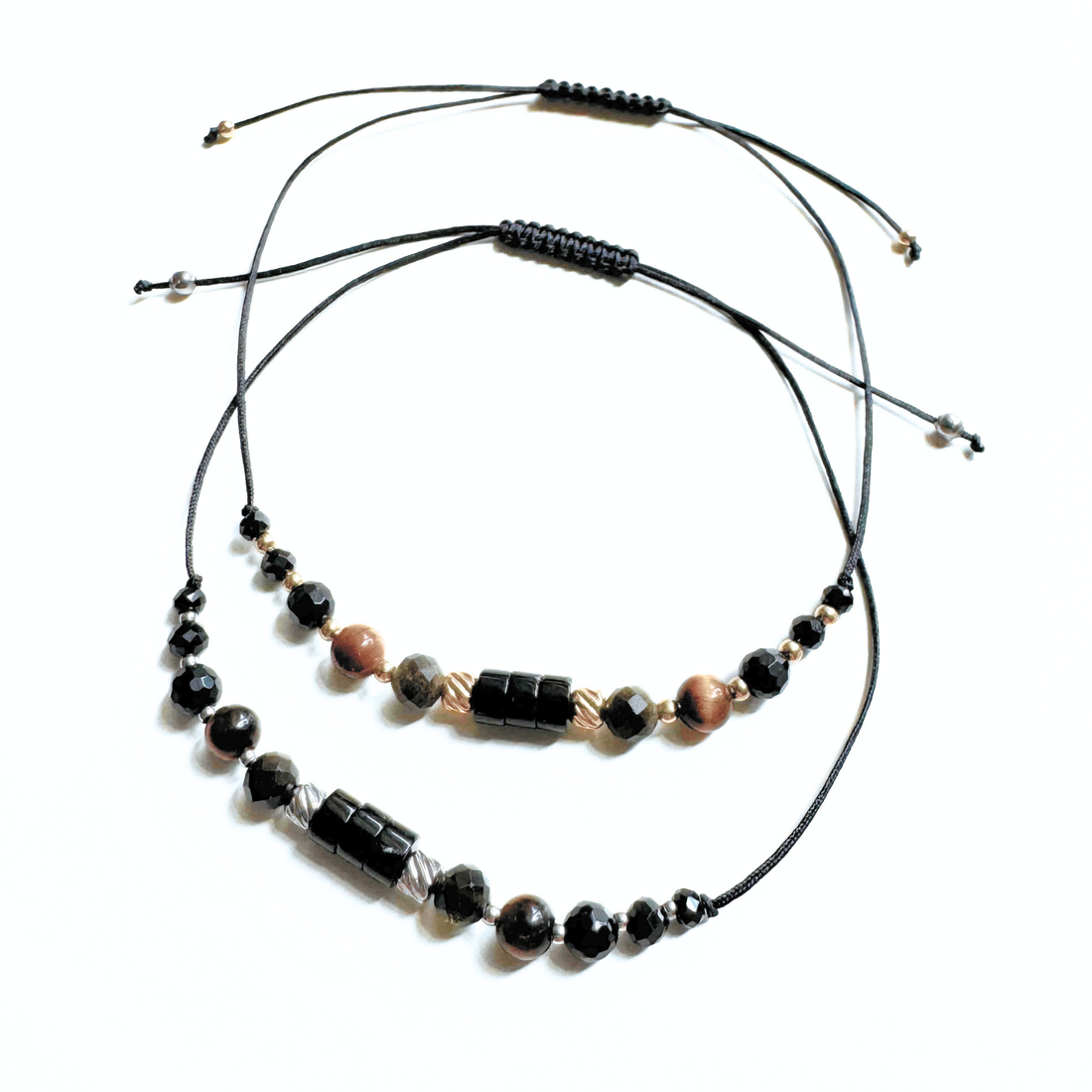 Bratara energetica mix cristale pentru protectie - turmalina neagra, onix, obsidian, ochi de tigru - argintiu - bijuterii - brățări - brățară cu mărgele - Artynos.ro Bratara energetica mix cristale pentru protectie - turmalina neagra, onix, obsidian, ochi de tigru - argintiu - bijuterii - brățări - brățară cu mărgele - Artynos.ro