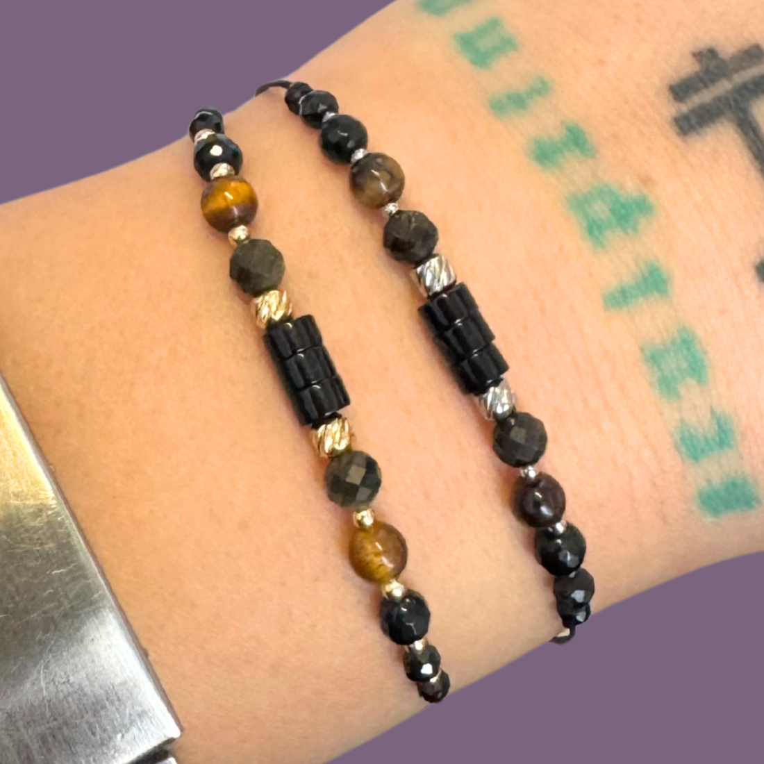Bratara energetica mix cristale pentru protectie - turmalina neagra, onix, obsidian, ochi de tigru - argintiu - bijuterii - brățări - brățară cu mărgele - Artynos.ro Bratara energetica mix cristale pentru protectie - turmalina neagra, onix, obsidian, ochi de tigru - argintiu - bijuterii - brățări - brățară cu mărgele - Artynos.ro