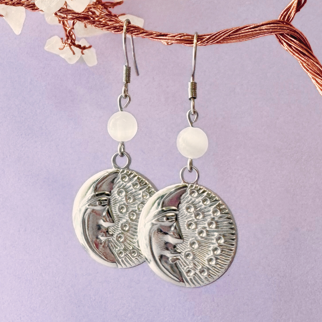 Cercei argintii cu selenit - Moon - bijuterii - cercei - cercei din pietre semiprețioase - Artynos.ro