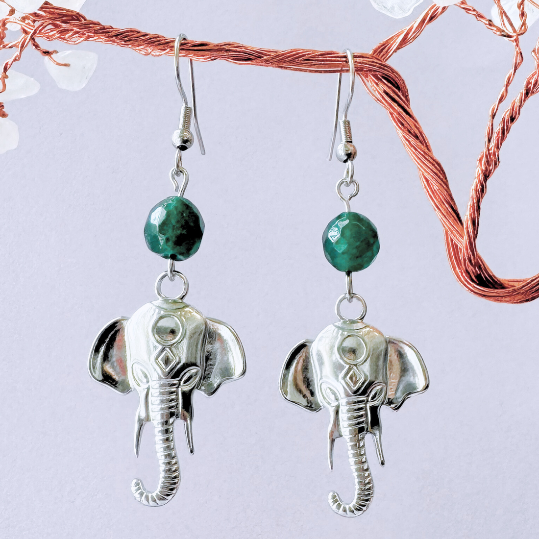 Cercei argintii cu jad verde - Elefant - bijuterii - cercei - cercei din pietre semiprețioase - Artynos.ro