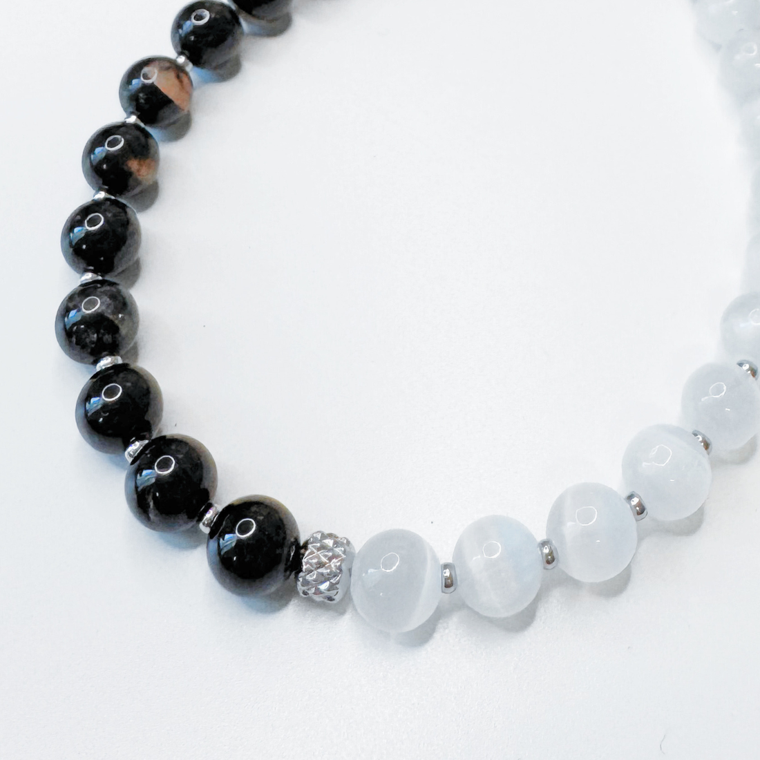 Bratara reglabila argintie cu turmalina neagra si selenit - Protectie si purificare - bijuterii - brățări - brățări din mărgele - Artynos.ro