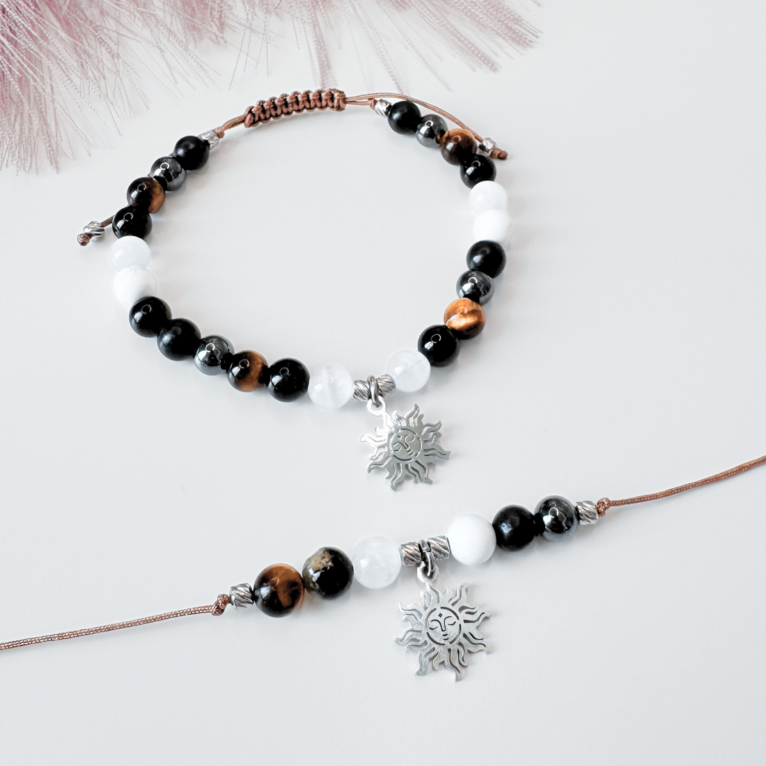 Set colier si bratara cu cristale impotriva energiilor negative si pandantiv soare - Argintiu - bijuterii - seturi de bijuterii - Artynos.ro