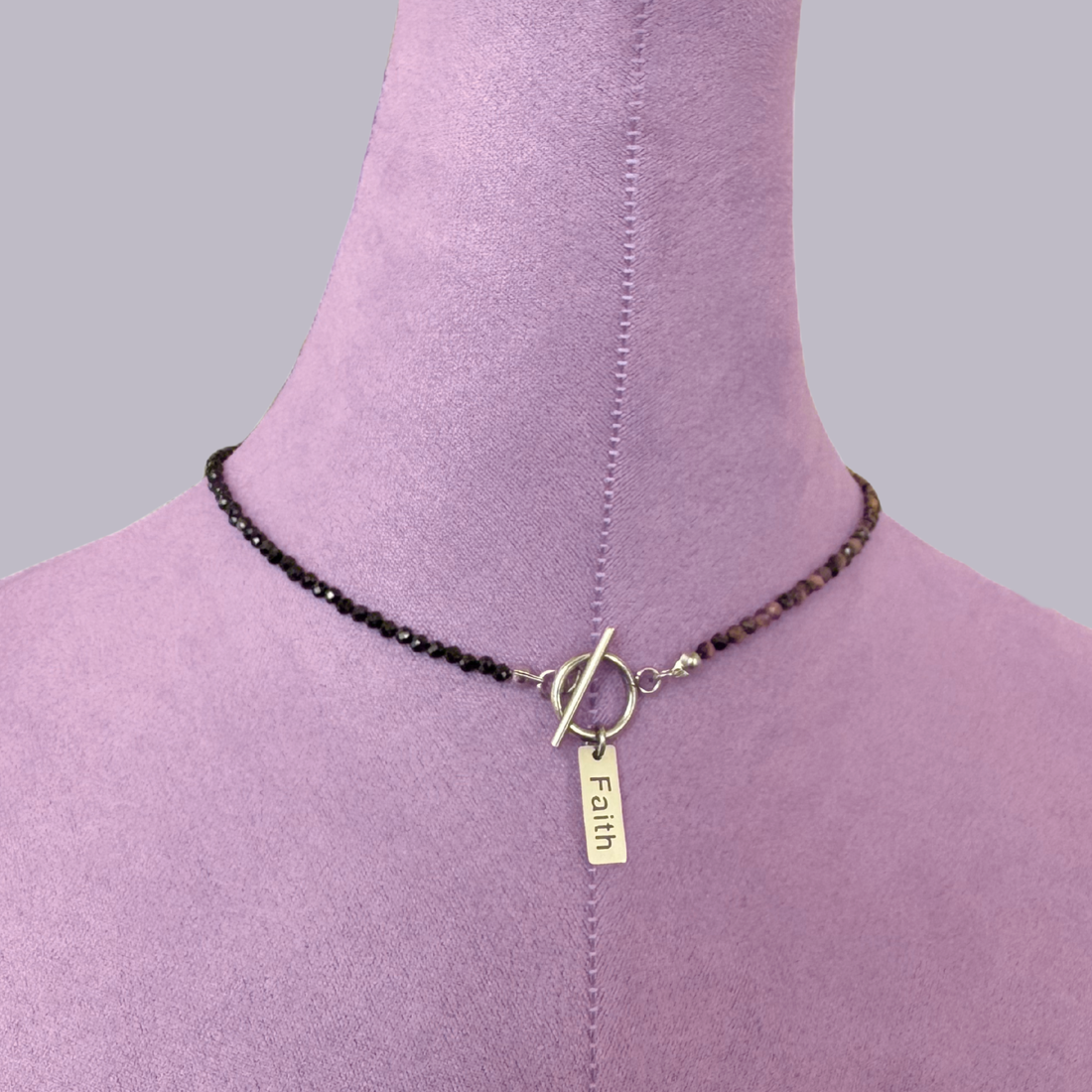 Colier argintiu la baza gatului cu turmalina neagra si ochi de tigru -  Protectie, forta, impamantare - bijuterii - coliere - coliere din pietre semiprețioase - Artynos.ro