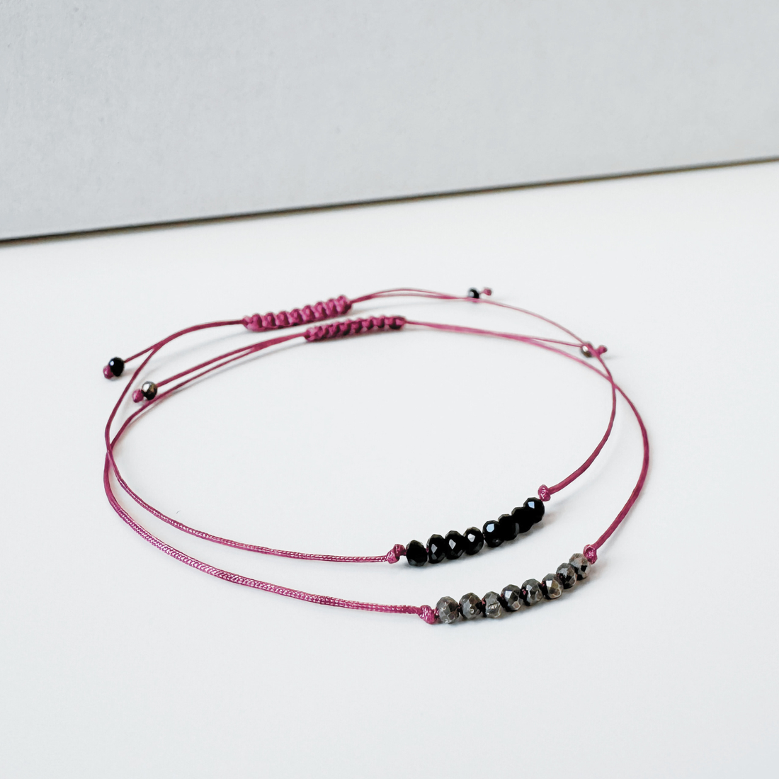 Bratara minimalista fina cu cristale - Turmalina neagra - bijuterii - brățări - brățări din pietre semiprețioase - Artynos.ro