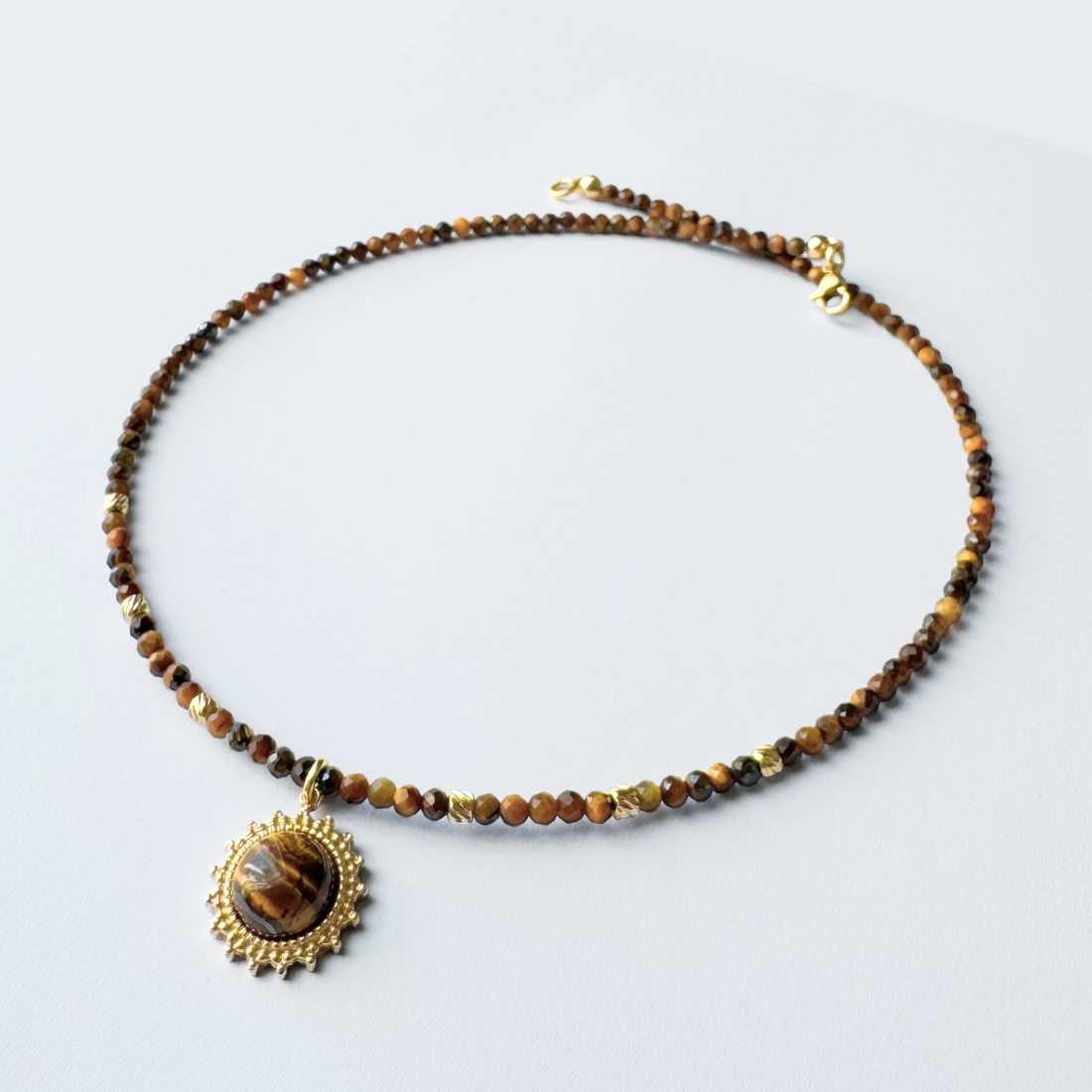 Colier auriu la baza gatului din ochi de tigru - Succes - bijuterii - coliere - coliere din pietre semiprețioase - Artynos.ro