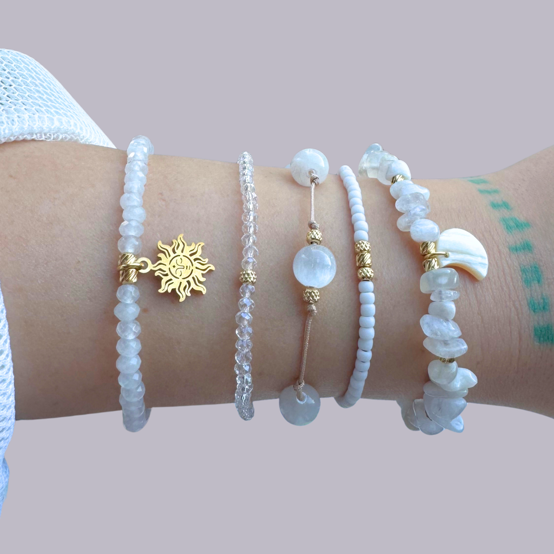 Set de bratari reglabile cu pietre semipretioase - selenit, jad, piatra lunii - Gold white - bijuterii - brățări - brățări din pietre semiprețioase - Artynos.ro