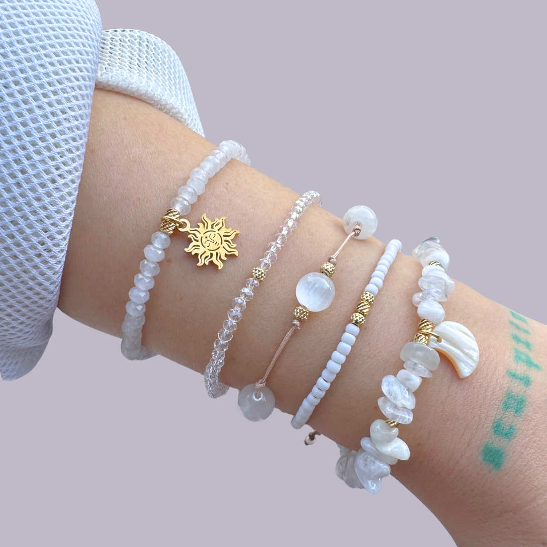 Set de bratari reglabile cu pietre semipretioase - selenit, jad, piatra lunii - Gold white - bijuterii - brățări - brățări din pietre semiprețioase - Artynos.ro