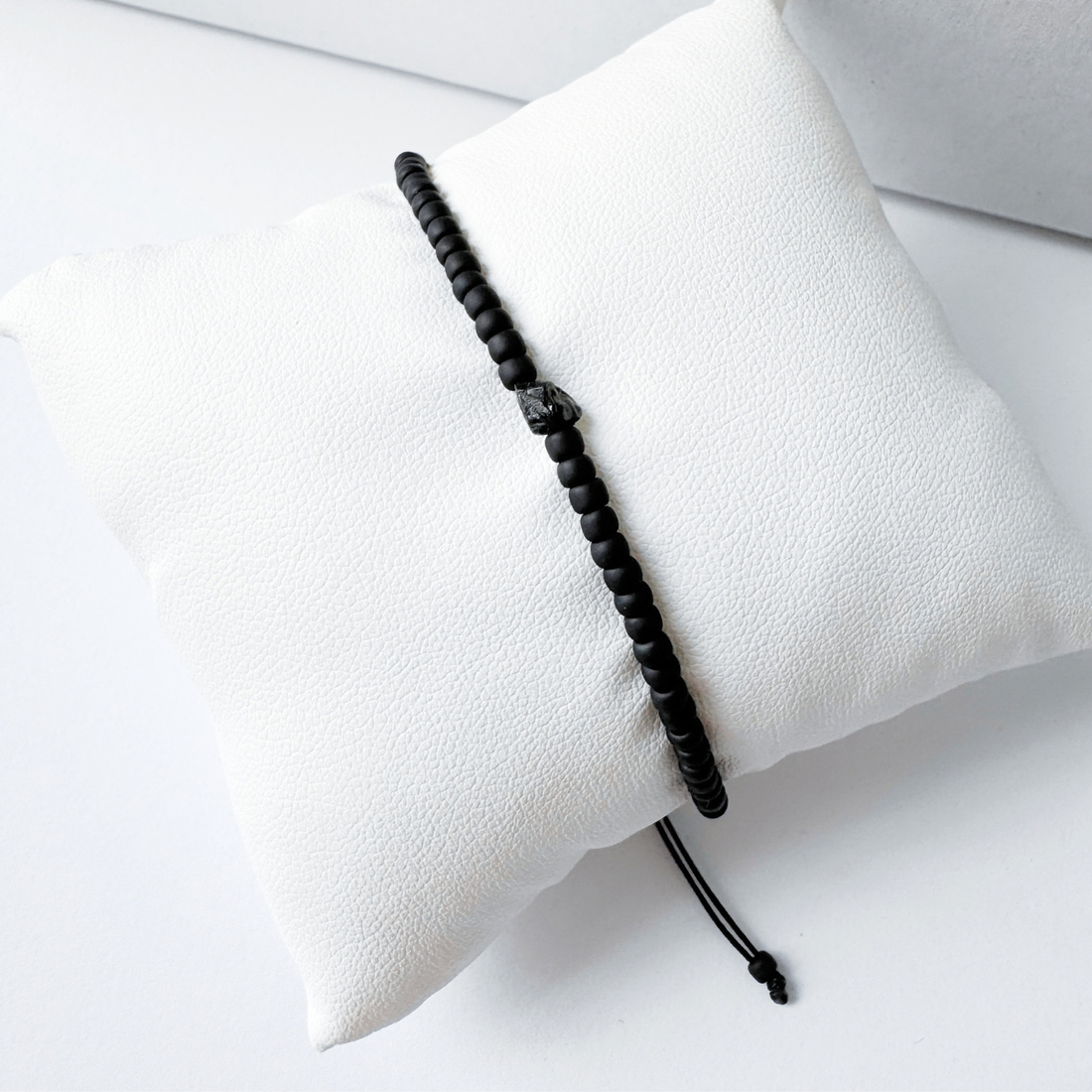 Bratara barbati neagra din ceramica cu turmalina neagra, cristal brut - Protectie - bijuterii - brățări - brățări din pietre semiprețioase - Artynos.ro