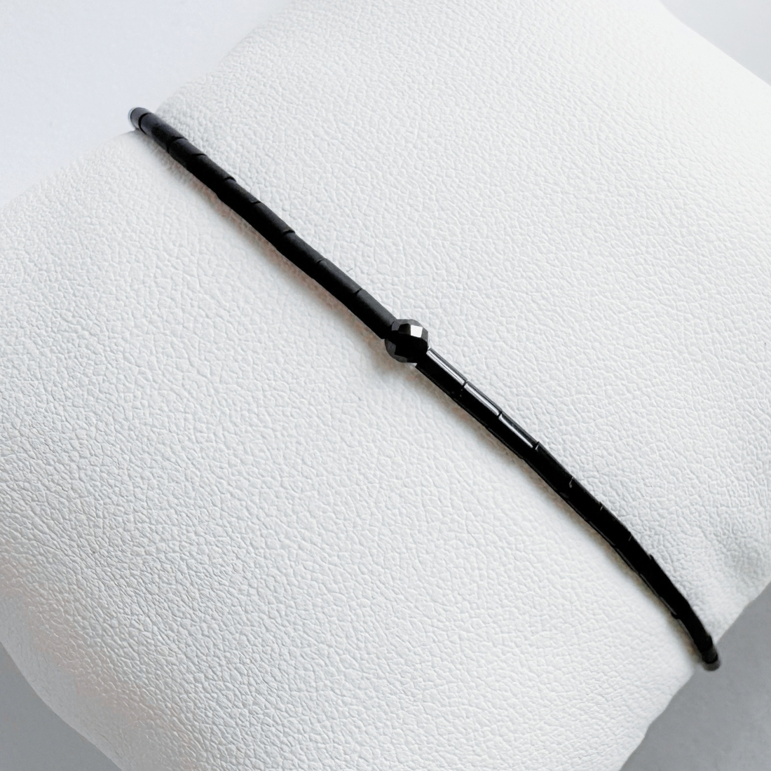 Bratara fina neagra din ceramica cu turmalina neagra, cristal fatetat - Protectie - bijuterii - brățări - brățări din pietre semiprețioase - Artynos.ro