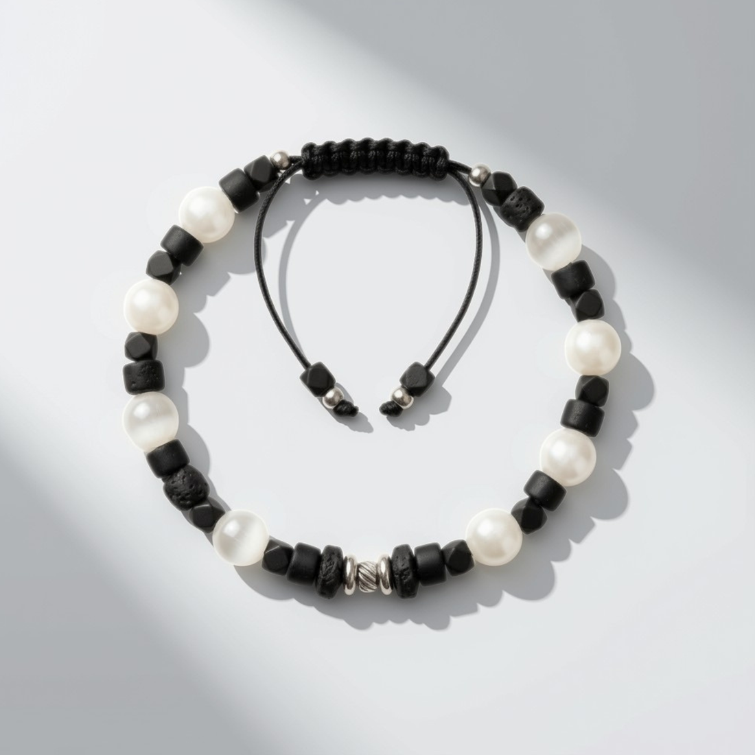 Brățară Bărbătească pe Șnur Reglabil din Selenit, Hematit, Lavă Vulcanică, Ceramică și Oțel Inoxidabil � Protecție Energ - bijuterii - brățări - brățări din pietre semiprețioase - Artynos.ro