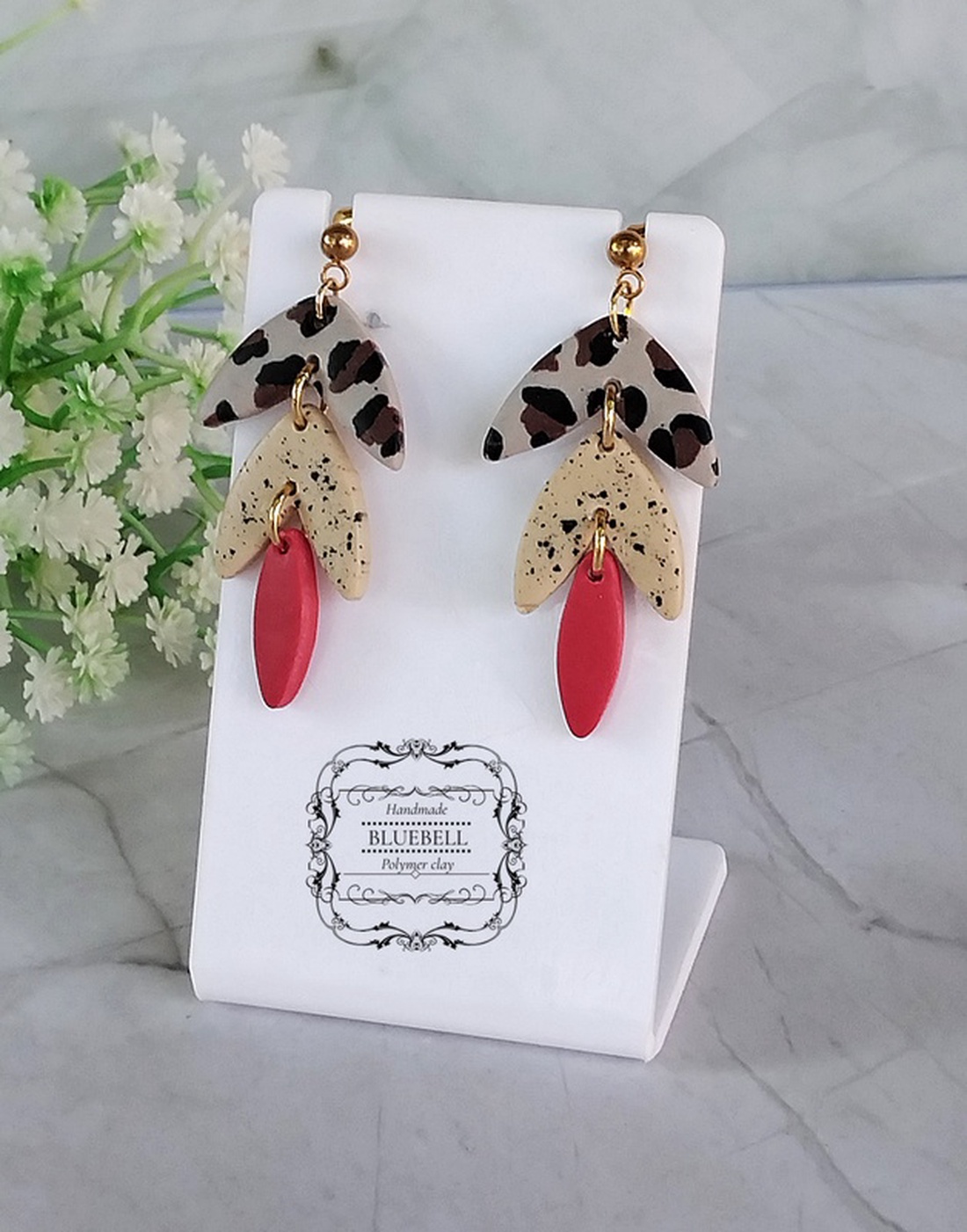 Cercei lungi, cu tijă - bijuterii - cercei - cercei cu figurine - Artynos.ro Cercei lungi, cu tijă - bijuterii - cercei - cercei cu figurine - Artynos.ro