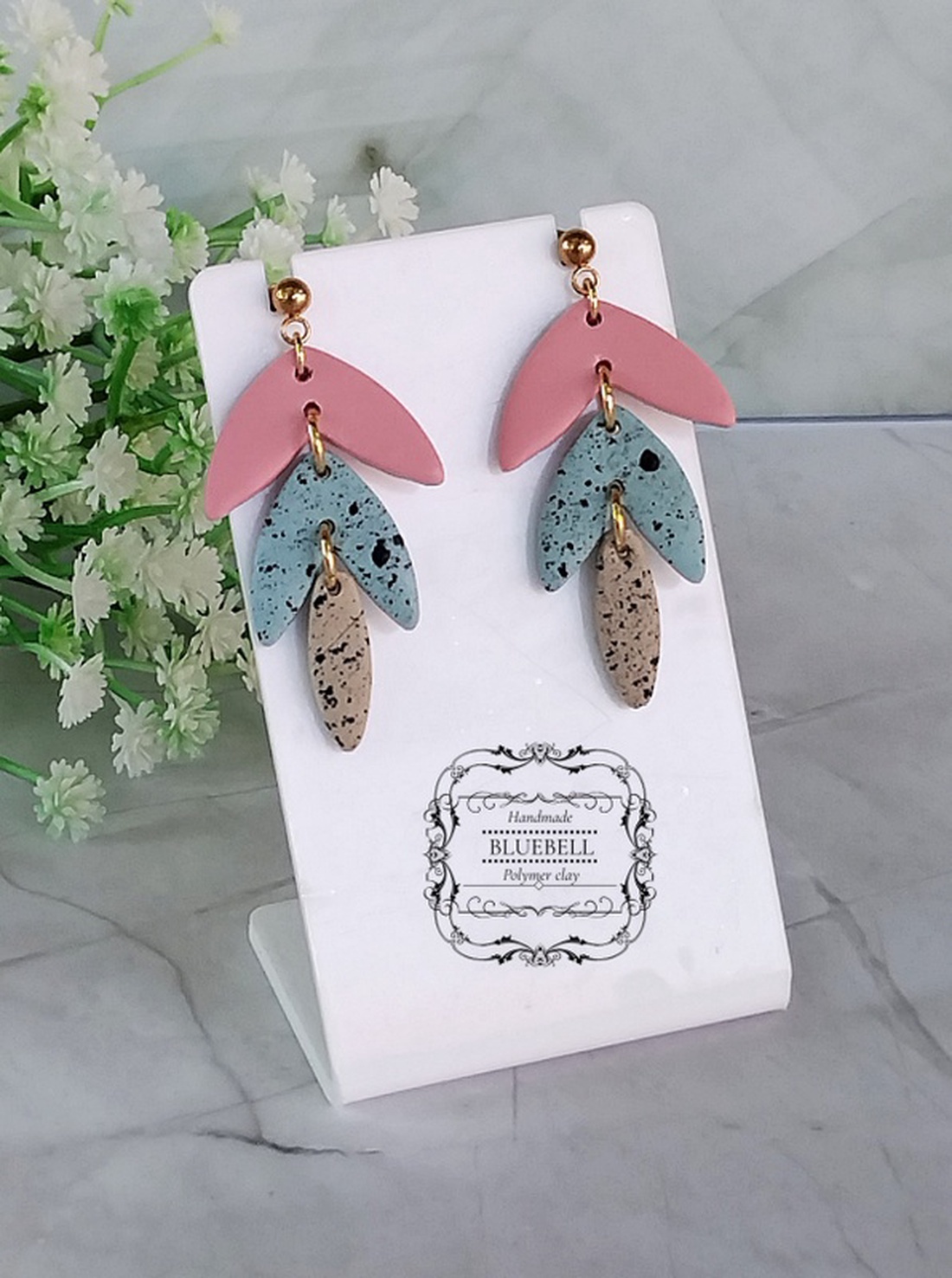 Cercei lungi, cu tijă - bijuterii - cercei - cercei cu figurine - Artynos.ro Cercei lungi, cu tijă - bijuterii - cercei - cercei cu figurine - Artynos.ro