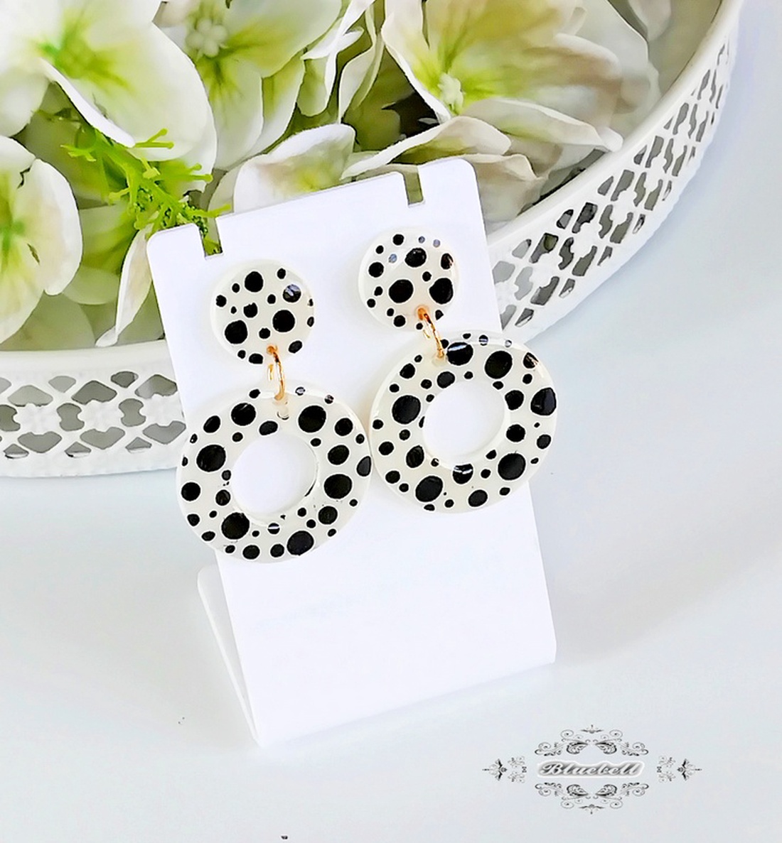 Cercei cu buline - bijuterii - cercei - cercei din rășină - Artynos.ro