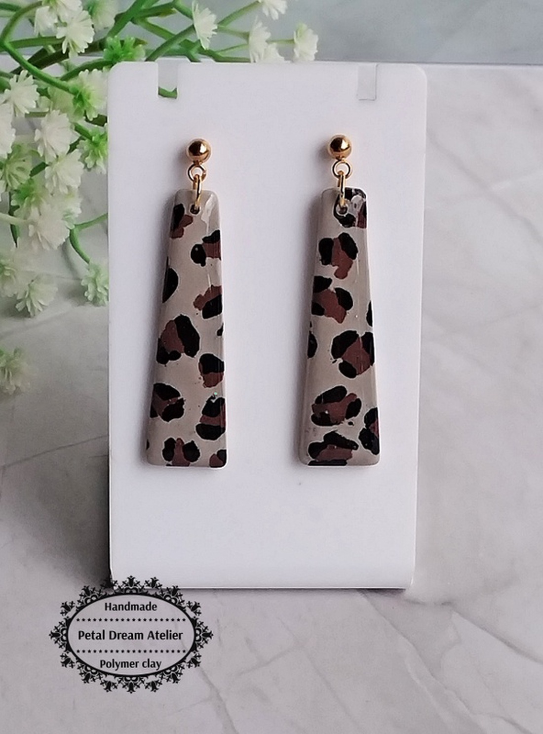 Cercei animal print cu rășină - bijuterii - cercei - cercei din rășină - Artynos.ro