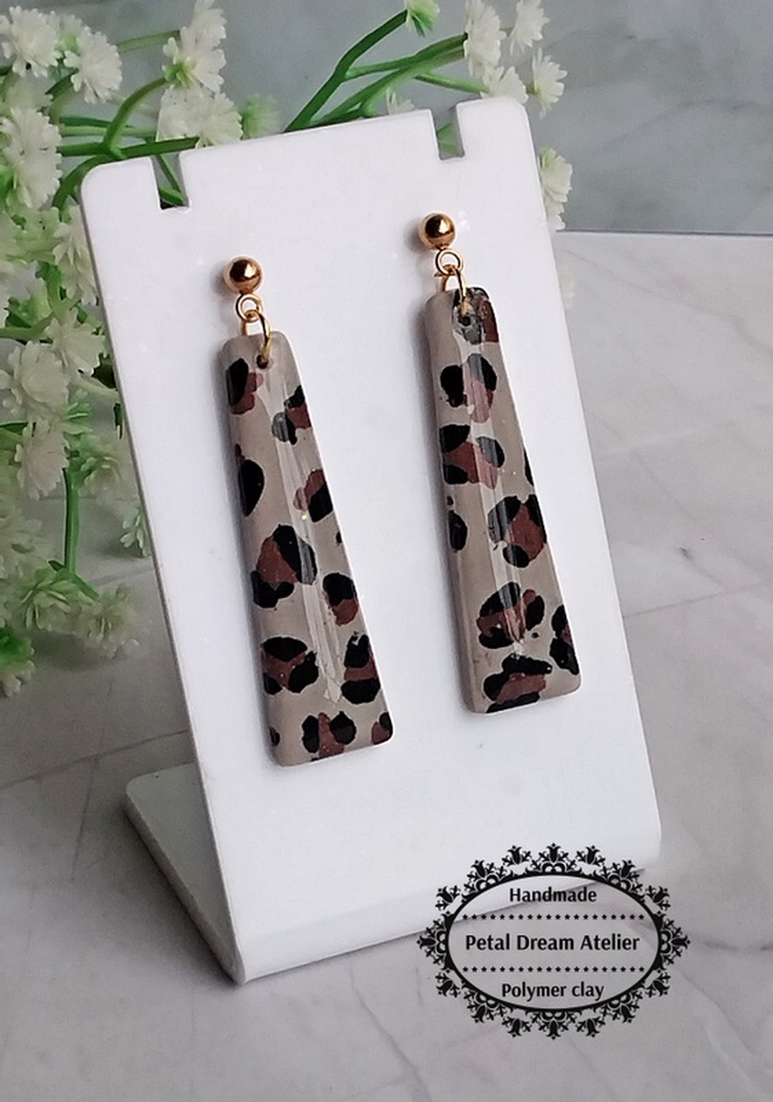 Cercei animal print cu rășină - bijuterii - cercei - cercei din rășină - Artynos.ro