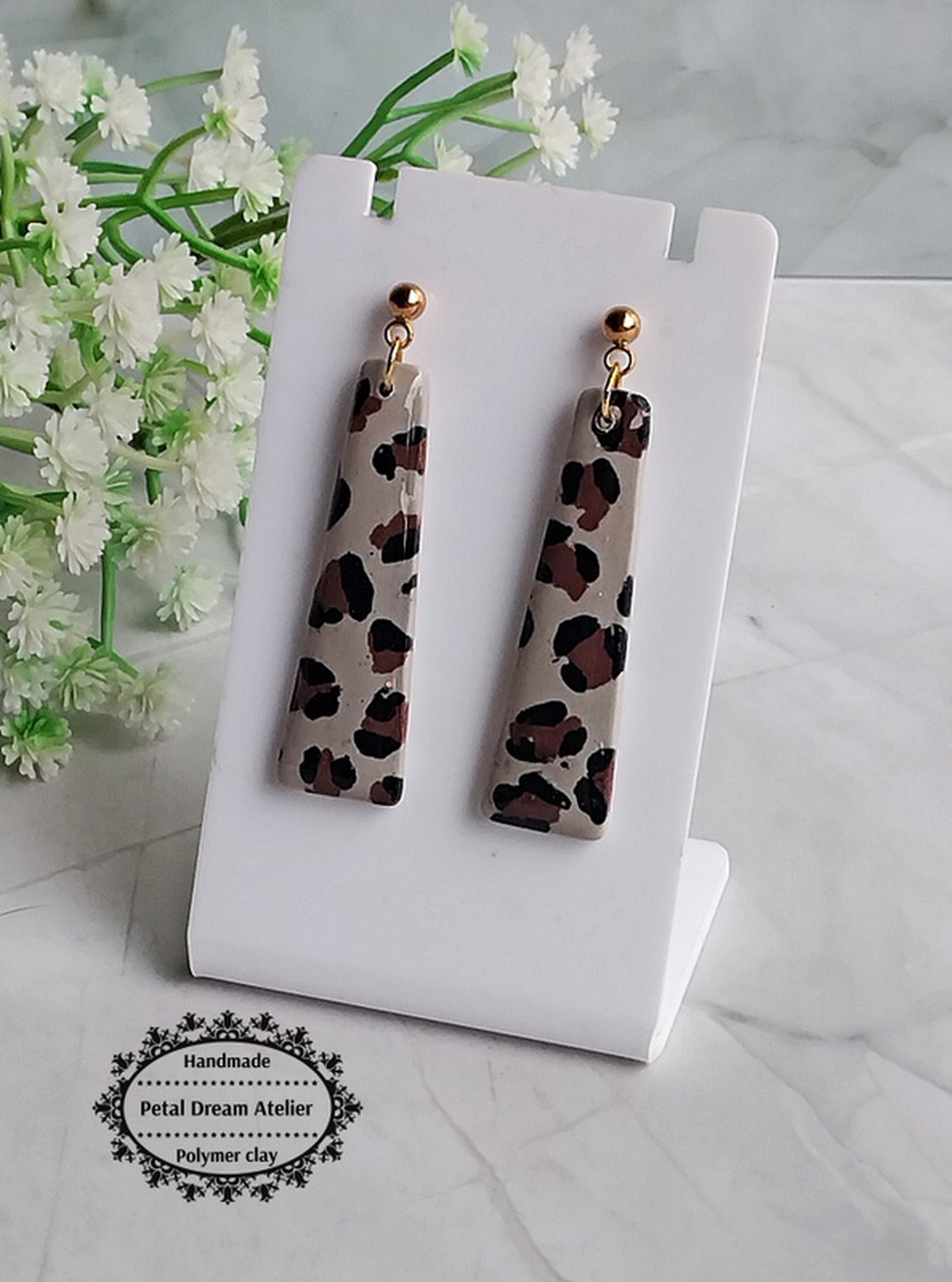 Cercei animal print cu rășină - bijuterii - cercei - cercei din rășină - Artynos.ro