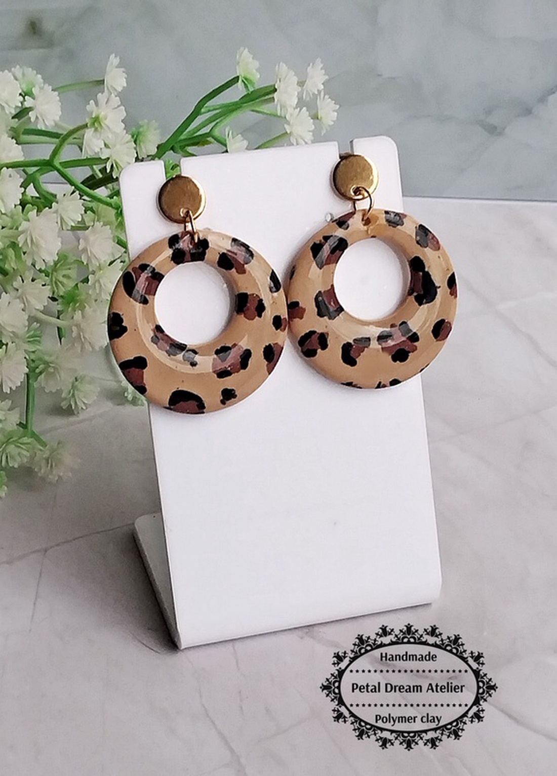 Cercei animal print cu rășină - bijuterii - cercei - cercei din rășină - Artynos.ro