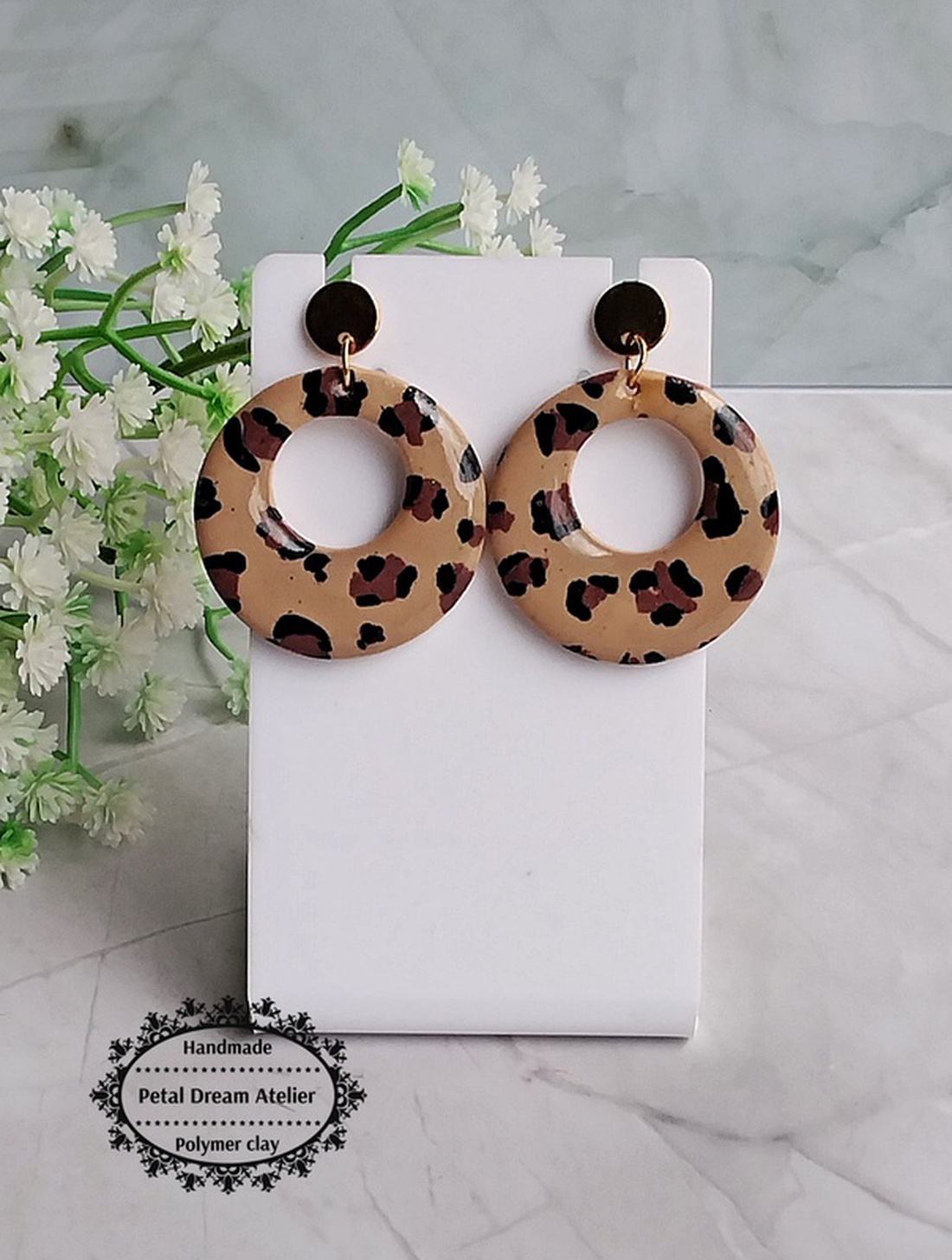 Cercei animal print cu rășină - bijuterii - cercei - cercei din rășină - Artynos.ro