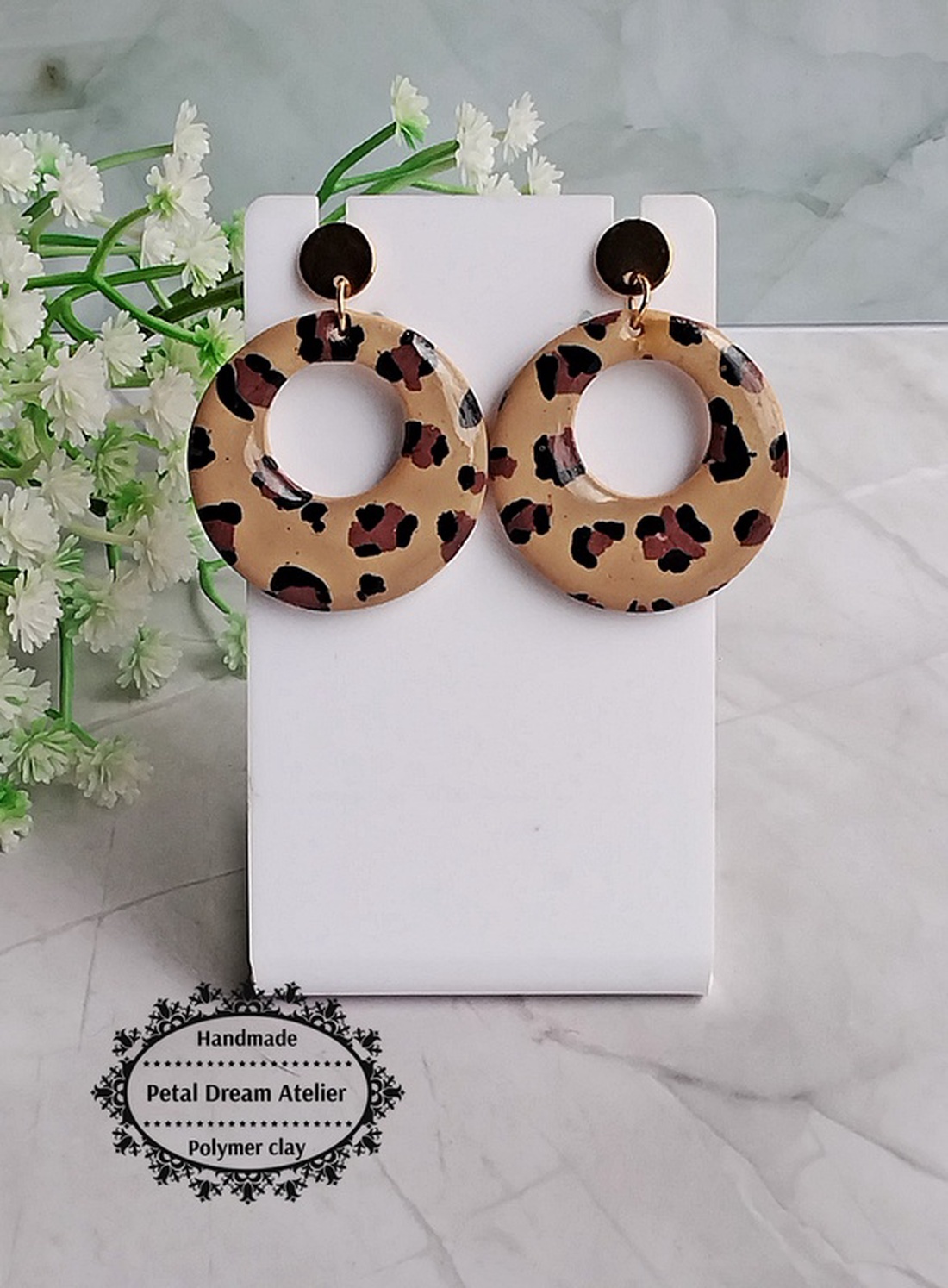 Cercei animal print cu rășină - bijuterii - cercei - cercei din rășină - Artynos.ro