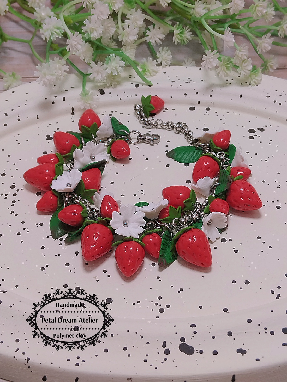 Brățară cu căpșuni - bijuterii - brățări - brățări împletite - Artynos.ro