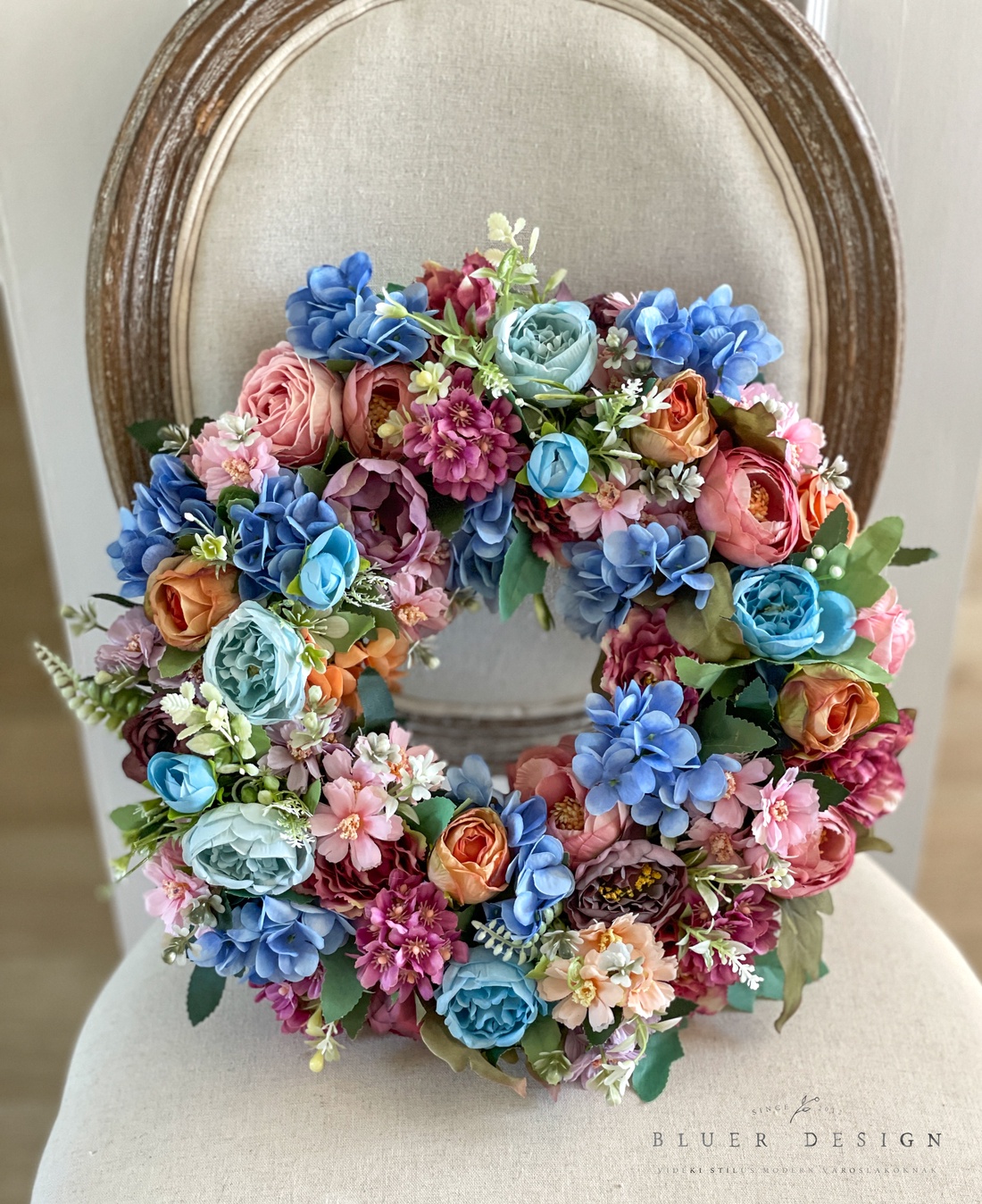 Ciocănel vintage cu flori de mătase pastel, dimensiune completă - coroană de flori - decorațiune de ușă cu flori de măta - casă & stil de viață - accesorii pentru decorat casa - decorațiuni de geam și decorațiuni de ușă  - ornamente de ușă  - Artynos.ro