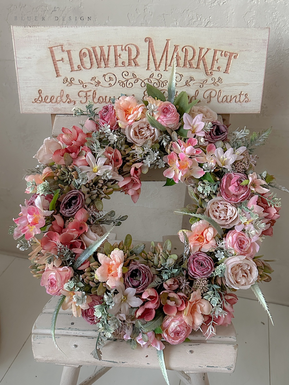 Ciocănel vintage cu flori de mătase pastel, dimensiune completă - coroană de flori - decorațiune de ușă cu flori de măta - casă & stil de viață - accesorii pentru decorat casa - decorațiuni de geam și decorațiuni de ușă  - ornamente de ușă  - Artynos.ro